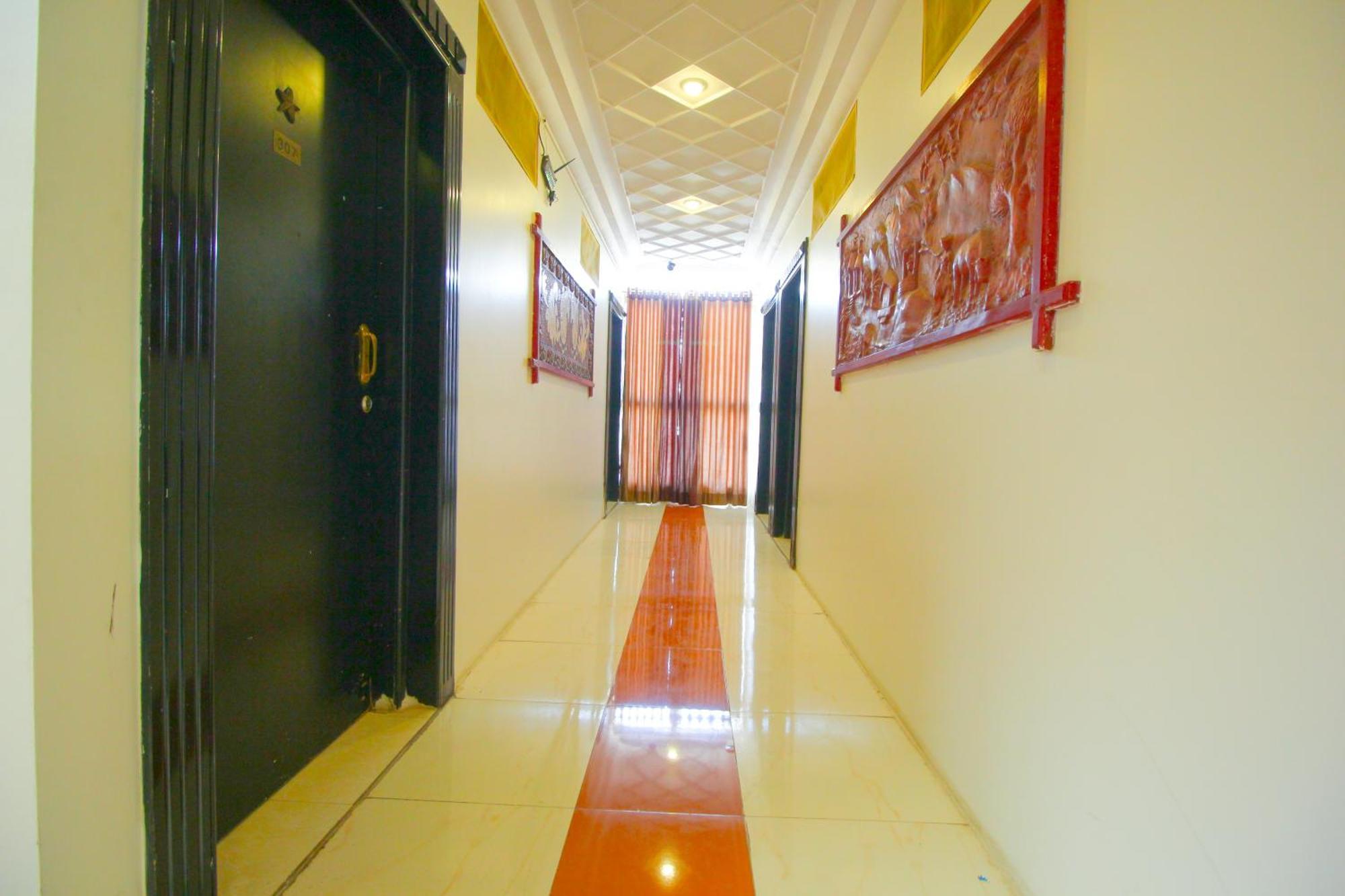 ראג'קוט Hotel Upasana מראה חיצוני תמונה