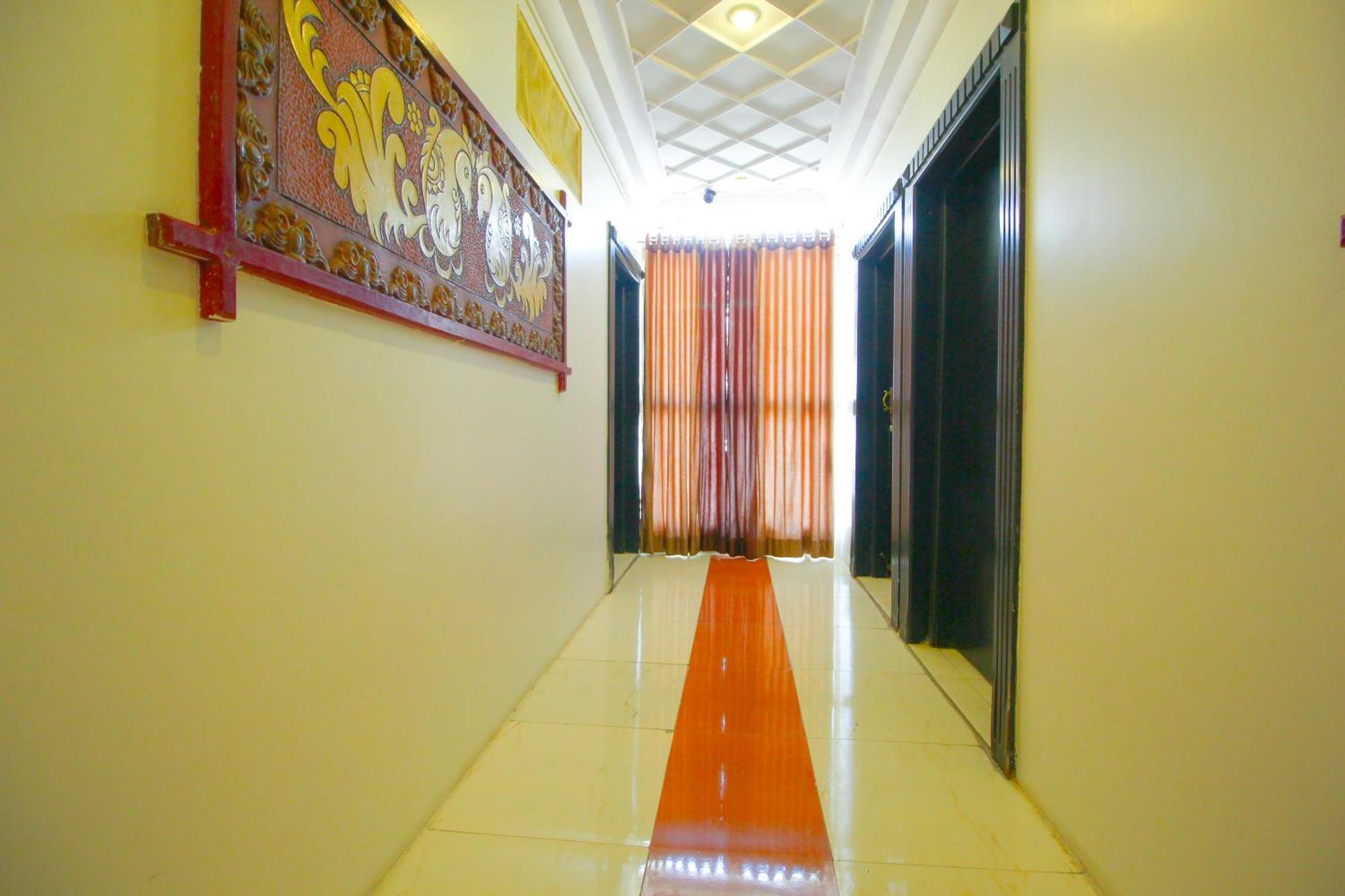 ראג'קוט Hotel Upasana מראה חיצוני תמונה