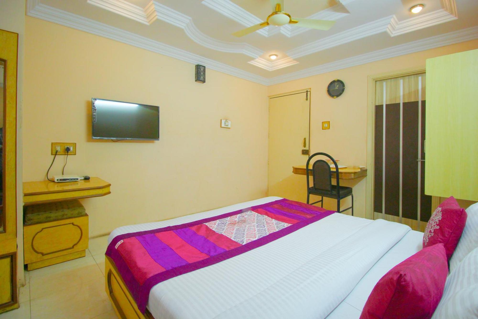 ראג'קוט Hotel Upasana מראה חיצוני תמונה