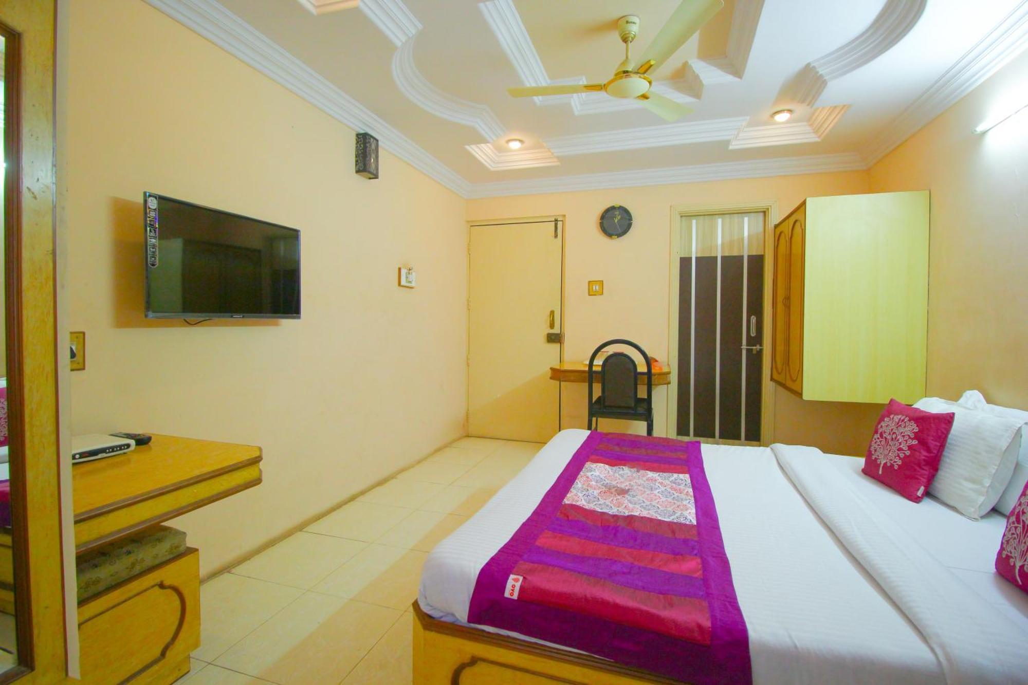 ראג'קוט Hotel Upasana מראה חיצוני תמונה